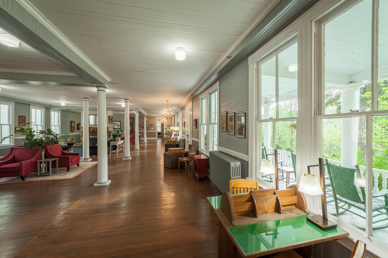 Grand Old Lady Hotel Waynesville Eksteriør billede