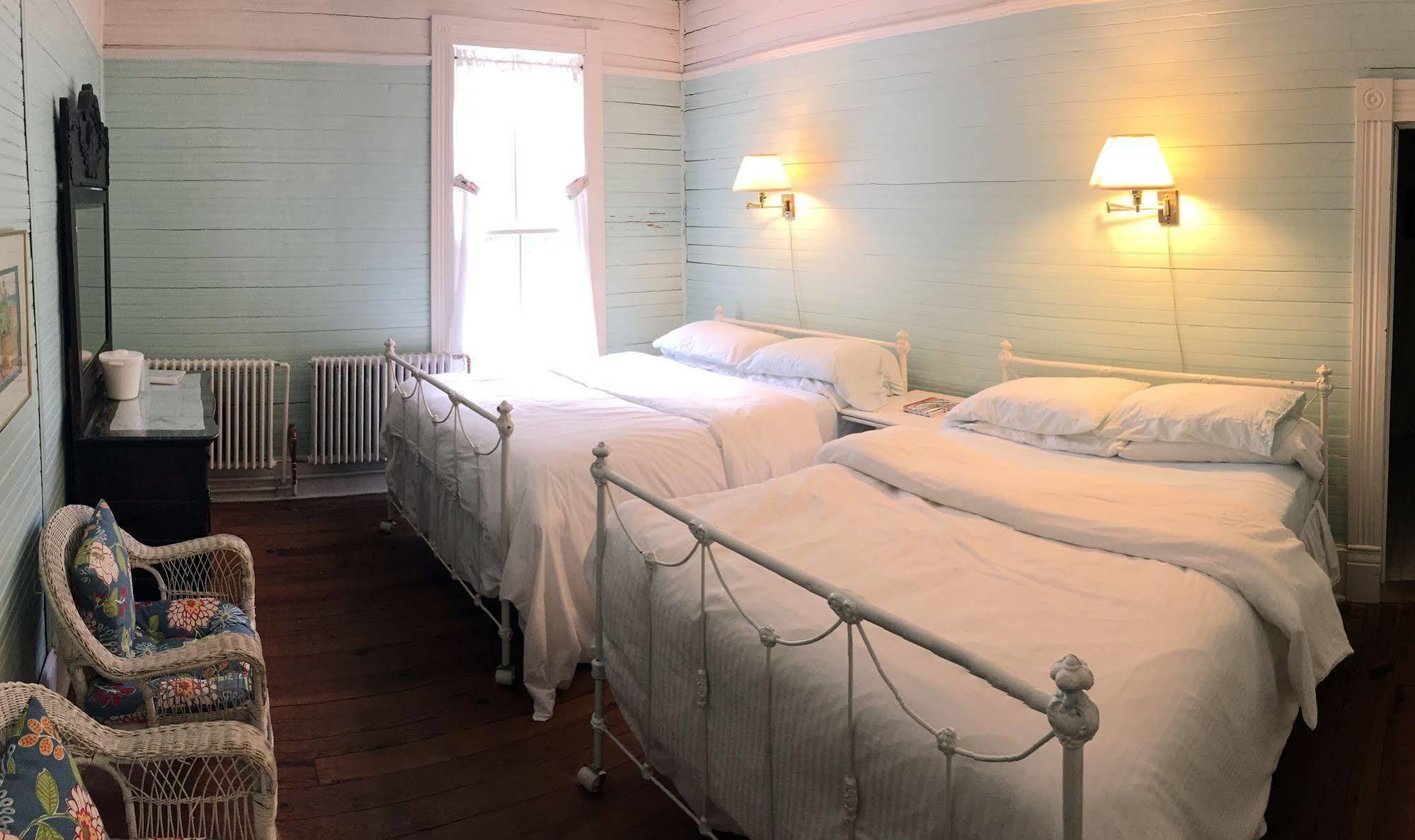 Grand Old Lady Hotel Waynesville Eksteriør billede