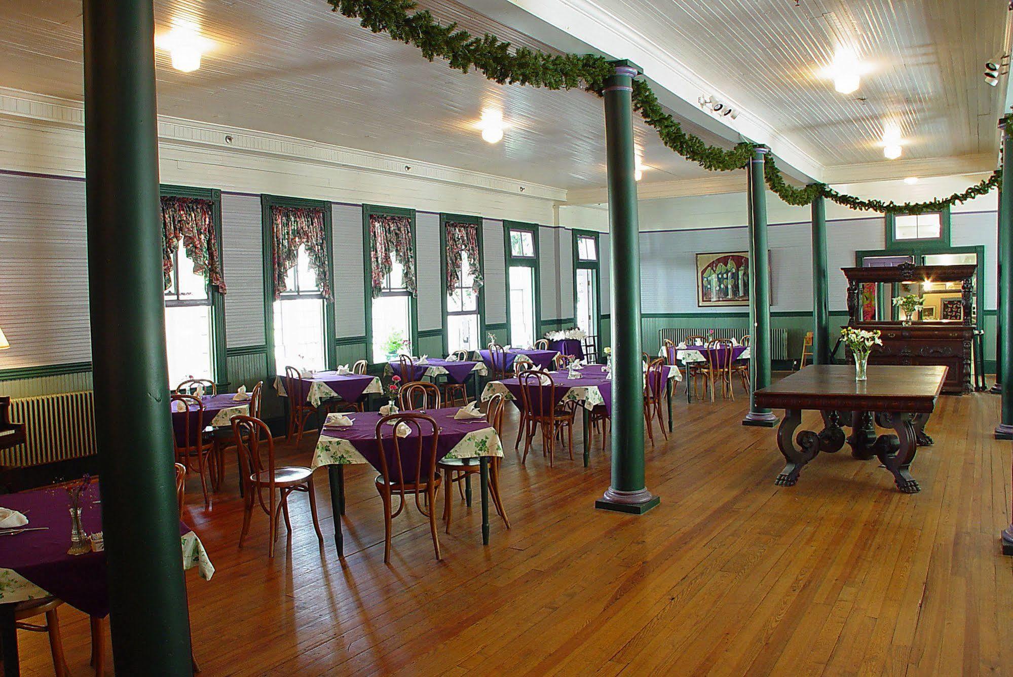 Grand Old Lady Hotel Waynesville Eksteriør billede